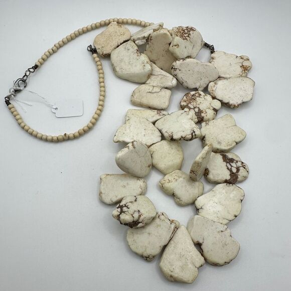 26" of all Howlite, statement necklace with silver tone hardware! - Picture 11 of 13